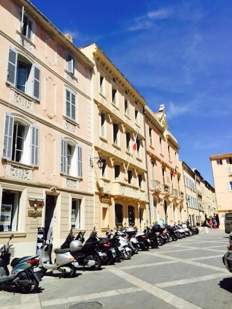 Saint Tropez Suite Exterior foto